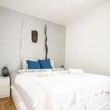 Oomph 3-bedroom Flat Apartment *