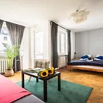 Oomph 3-bedroom Flat * وارسو